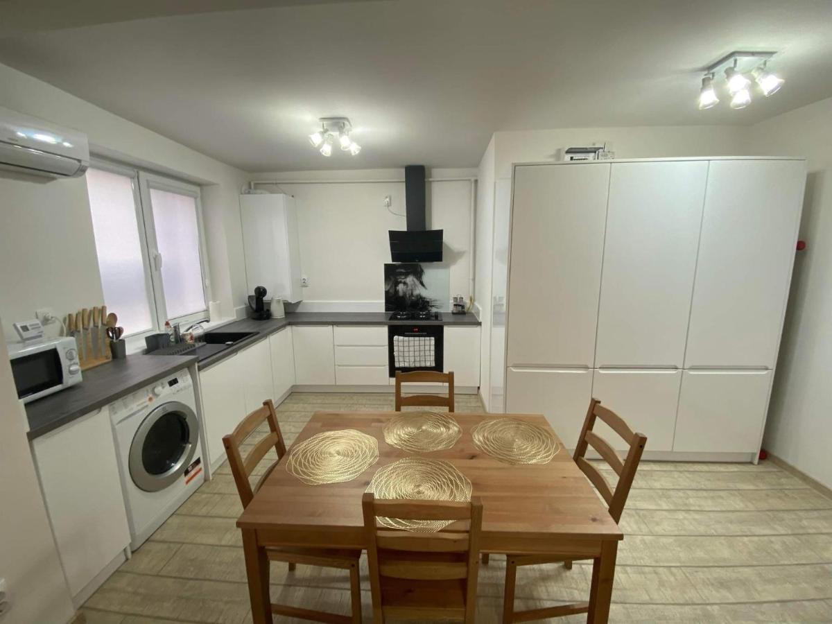 The Best Apartament Central Hunedoara Exterior photo